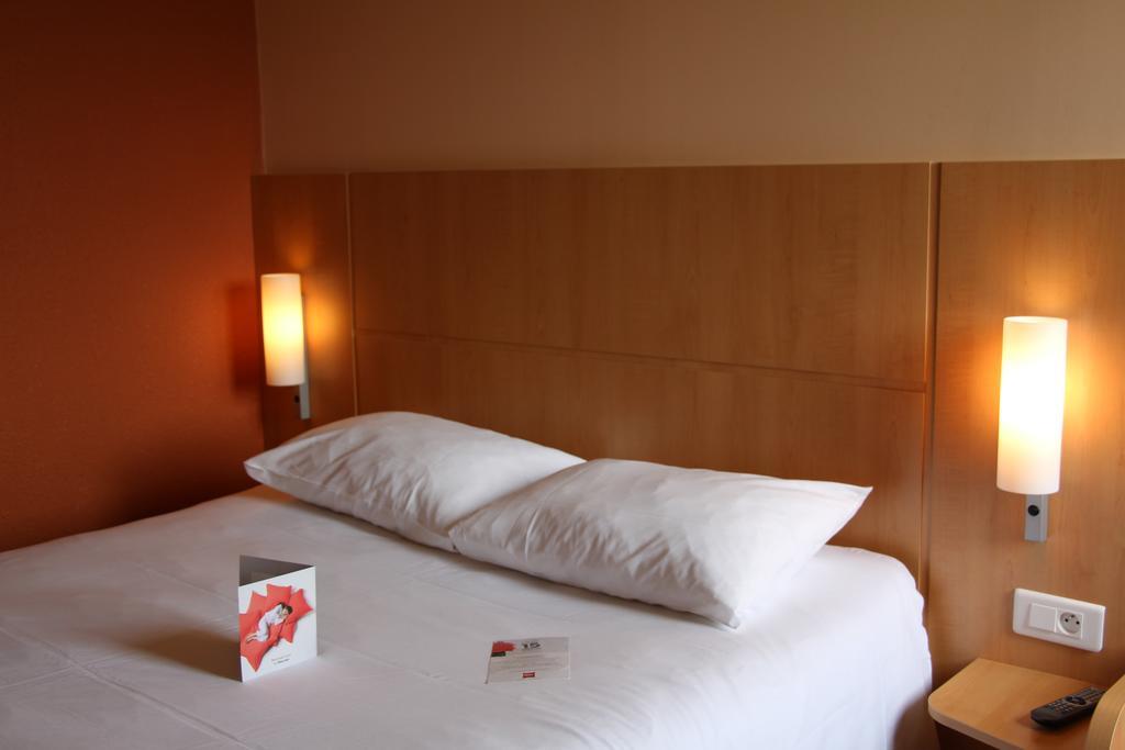 Hotel Ibis Guingamp Coeur De Bretagne Ploumagoar Cameră foto