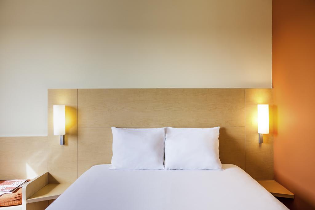 Hotel Ibis Guingamp Coeur De Bretagne Ploumagoar Cameră foto